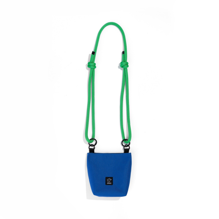 PIESY 🐕 Saszetka na smaczki niebieska